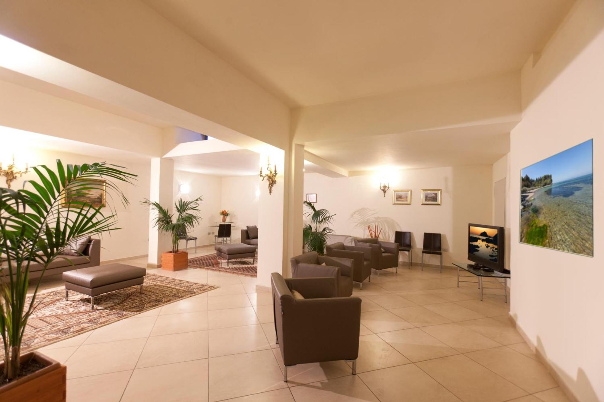 Hotel Corallo Albinia Exterior photo